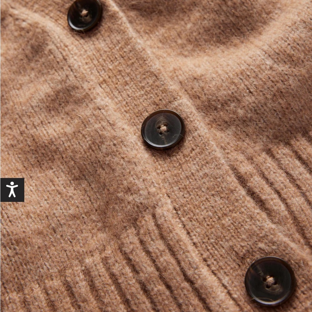 Boden Fluffy Cropped V-Neck Cardigan - Picture 4 of 8